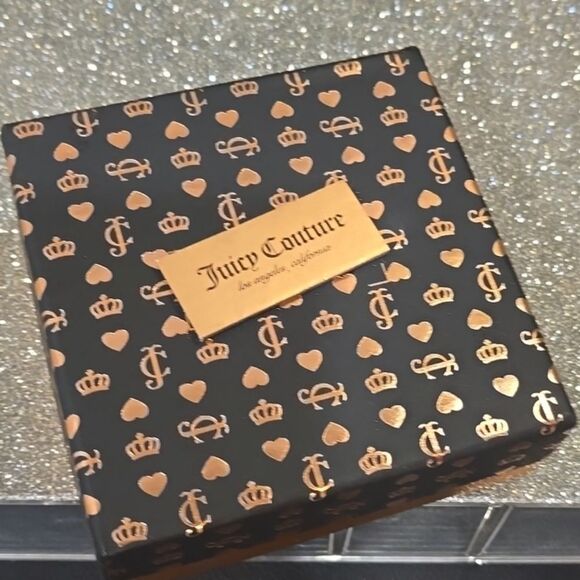 Juicy Couture Logo Heart Locket Bracelet & J Stud Earring Set - Picture 6 of 6